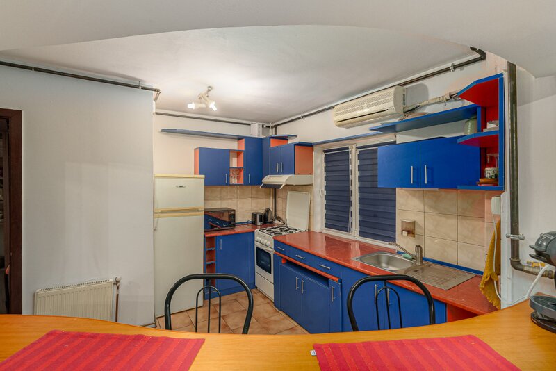 Vitan Mall - str Breaza - 2 camere dec - 2/4 - centrala proprie - parcare ADP