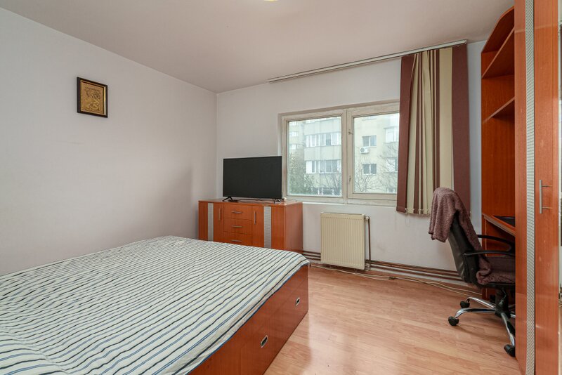 Vitan Mall - str Breaza - 2 camere dec - 2/4 - centrala proprie - parcare ADP