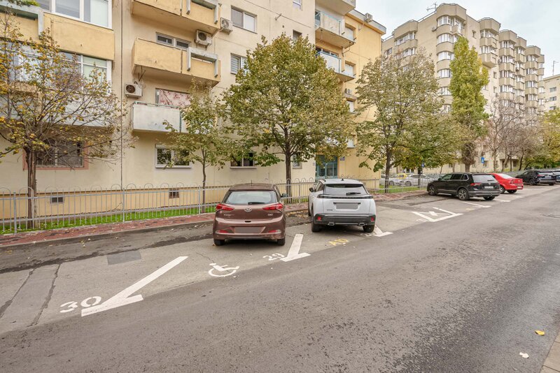 Vitan Mall - str Breaza - 2 camere dec - 2/4 - centrala proprie - parcare ADP